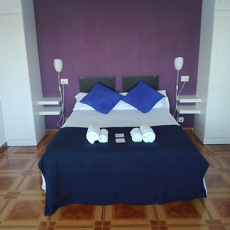 Aparthotel Corcubion Playa De Quenxe 外观 照片