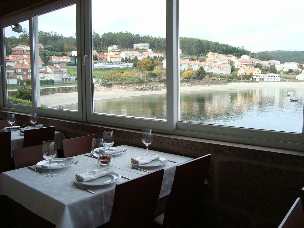 Aparthotel Corcubion Playa De Quenxe 外观 照片