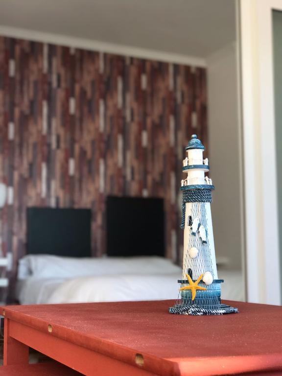 Aparthotel Corcubion Playa De Quenxe 外观 照片