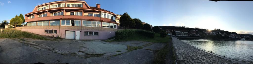Aparthotel Corcubion Playa De Quenxe 外观 照片