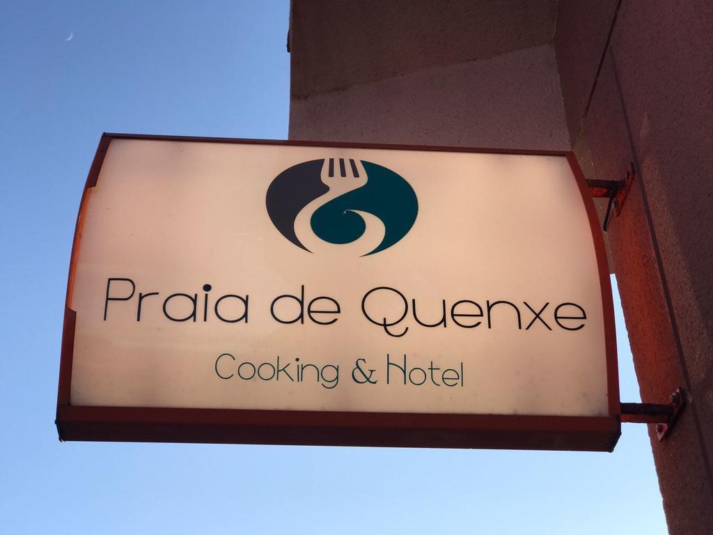 Aparthotel Corcubion Playa De Quenxe 外观 照片