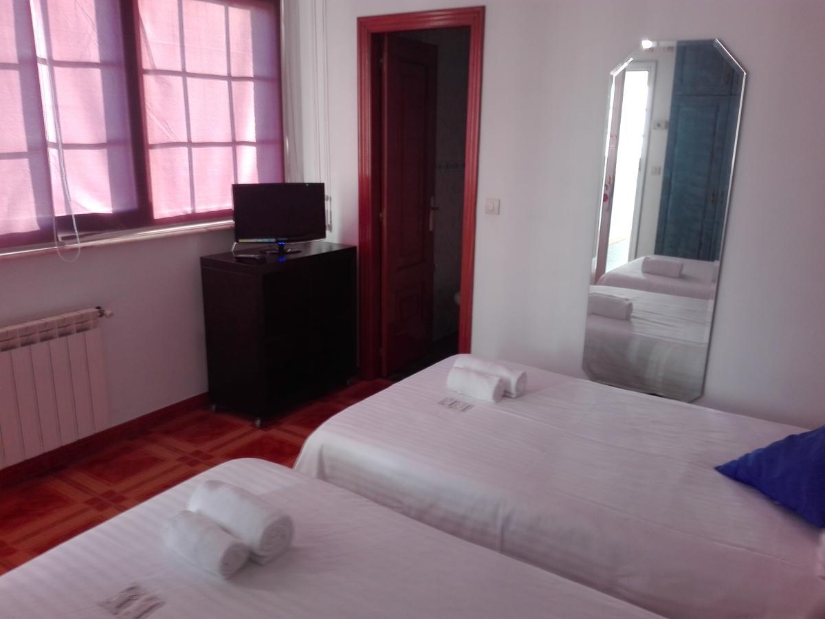 Aparthotel Corcubion Playa De Quenxe 外观 照片