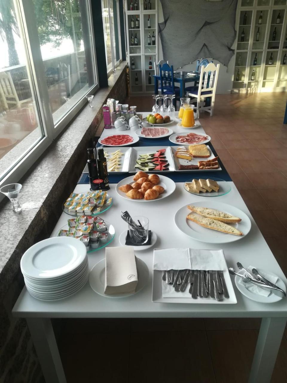 Aparthotel Corcubion Playa De Quenxe 外观 照片