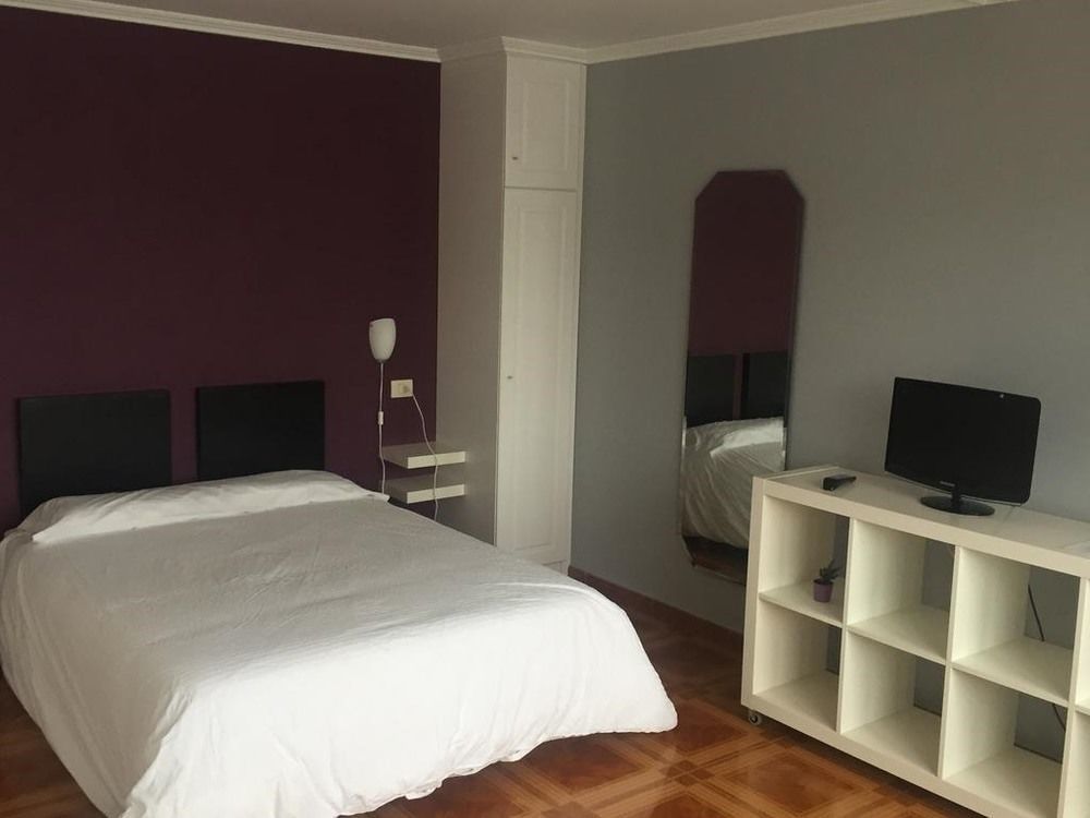 Aparthotel Corcubion Playa De Quenxe 外观 照片