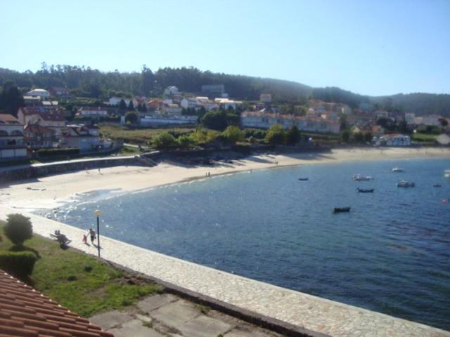 Aparthotel Corcubion Playa De Quenxe 客房 照片